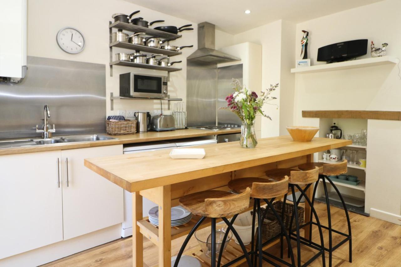 Town Centre Apartment With Parking Padstow Exterior photo